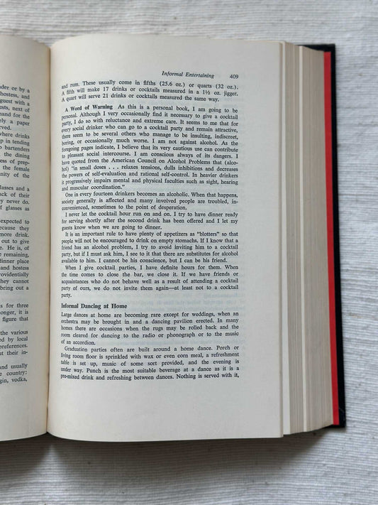 vintage amy vanderbilt's etiquette: the guide to gracious living hardcover book